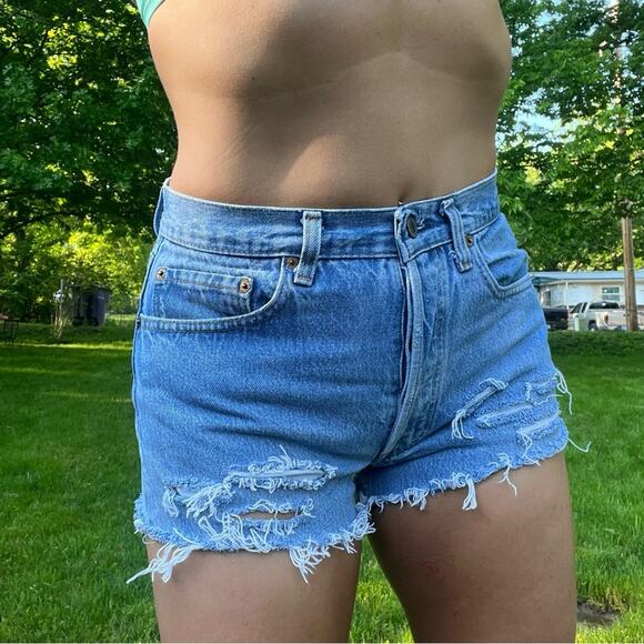 Vintage 80s Levi’s 501 button fly festival cut off frayed distress jeans shorts - Picture 2 of 7